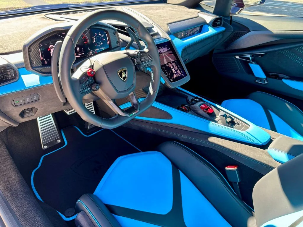 Used 2025 Black Lamborghini  image 19