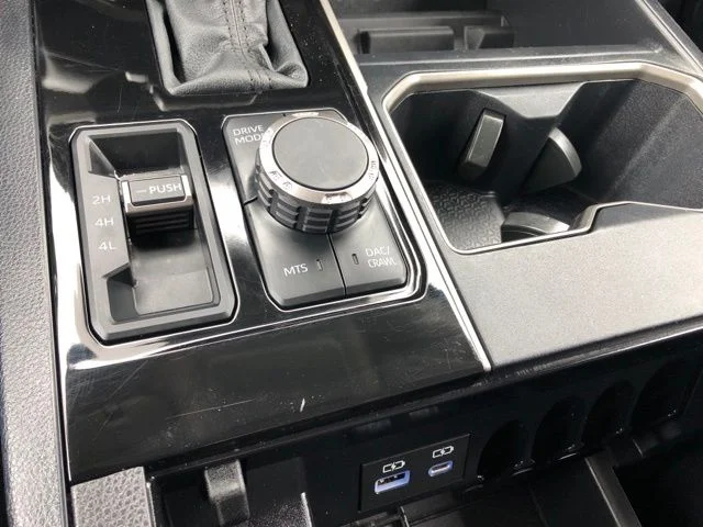 Used 2023 Ice Toyota SR5 image 32