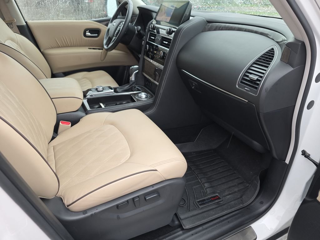 Used 2023 White Nissan Platinum image 41