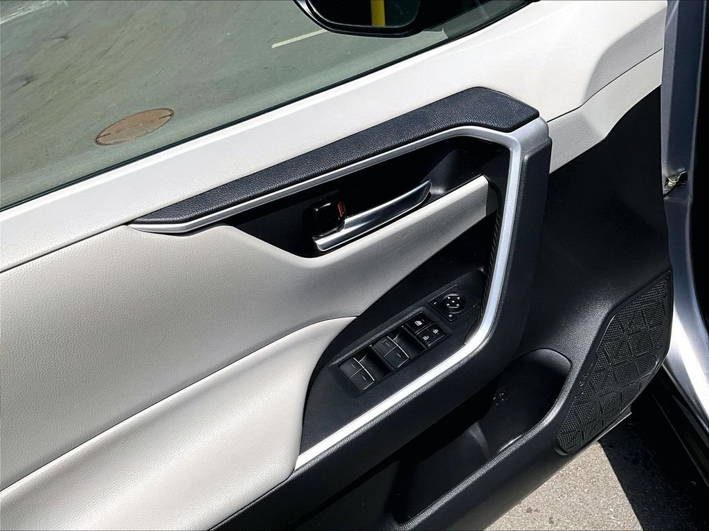 Used 2023 Silver Toyota XLE image 11