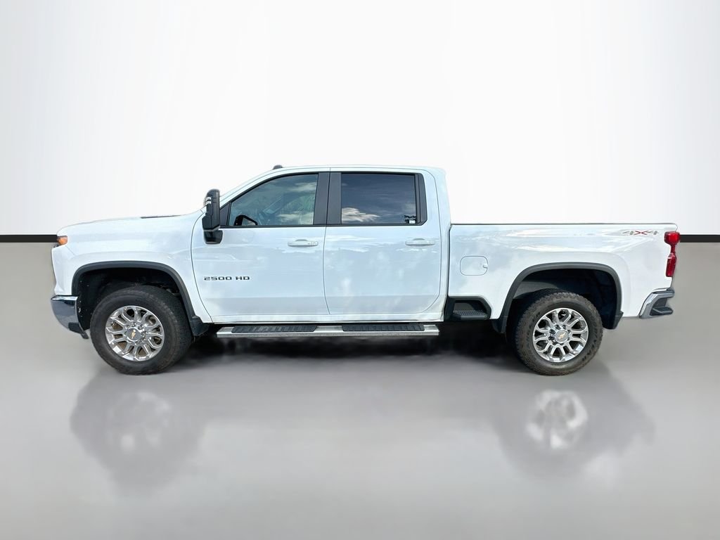 Used 2025 White Chevrolet LT image 8