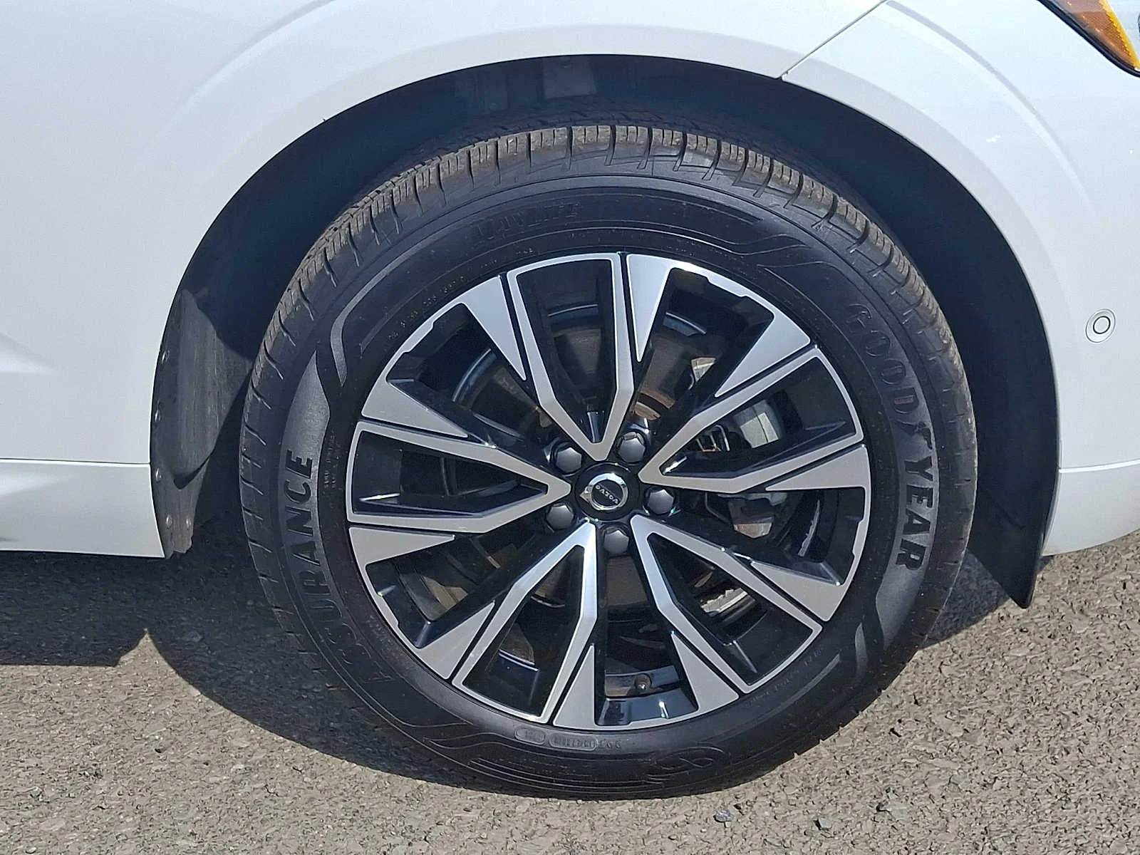 2023 Volvo XC60 Plus - Photo 8