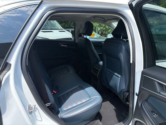 Used 2022 White Ford SEL image 9