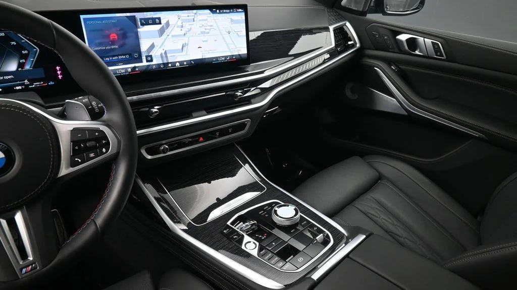 2025 BMW X7 M60i - Photo 8
