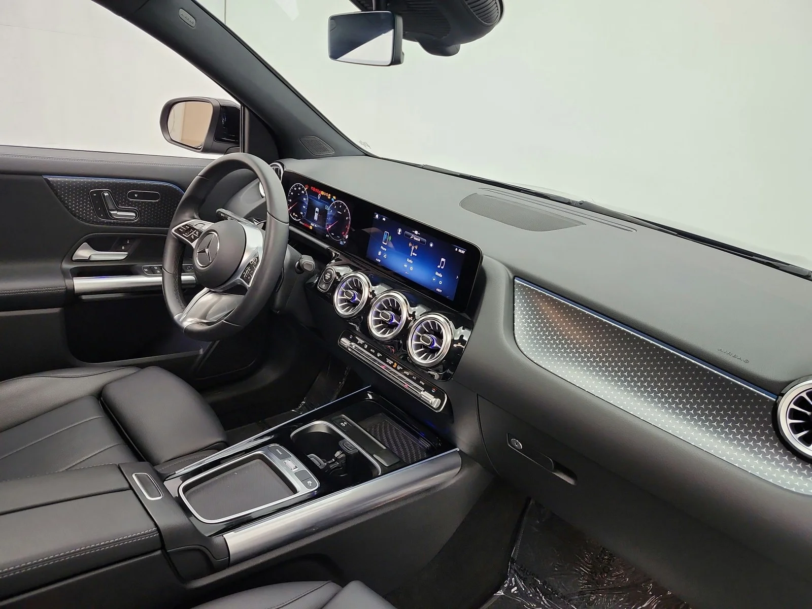 Certified Used 2024 Night Black Mercedes-Benz GLA 250 SUV image 20