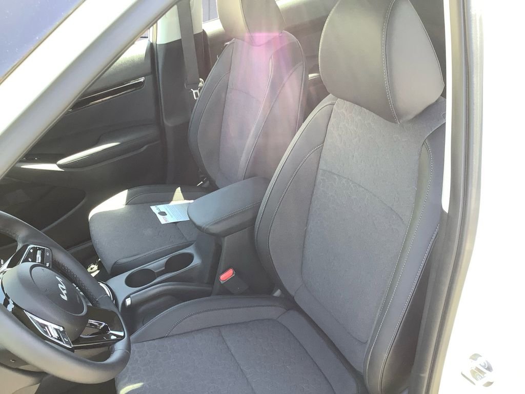 Used 2026 White Kia S image 8
