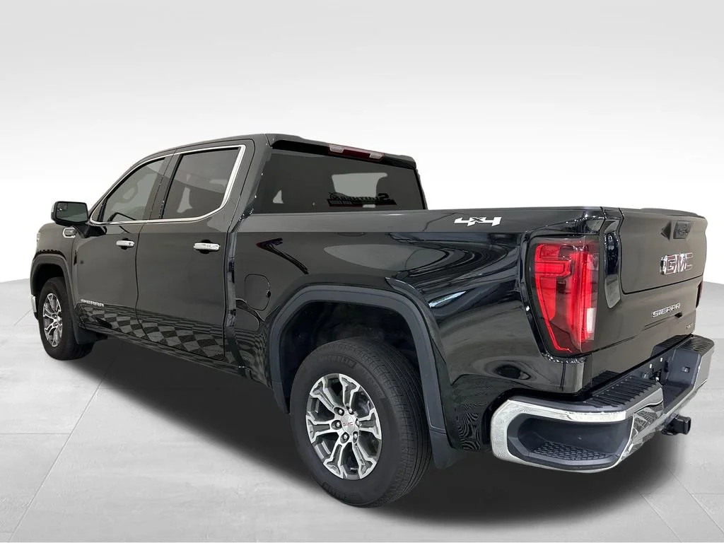Used 2025 Onyx Black GMC SLT image 3