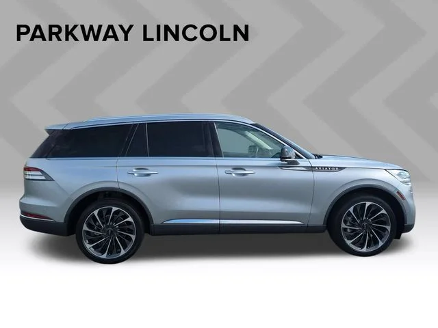Used 2021 Silver Lincoln Reserve image 6