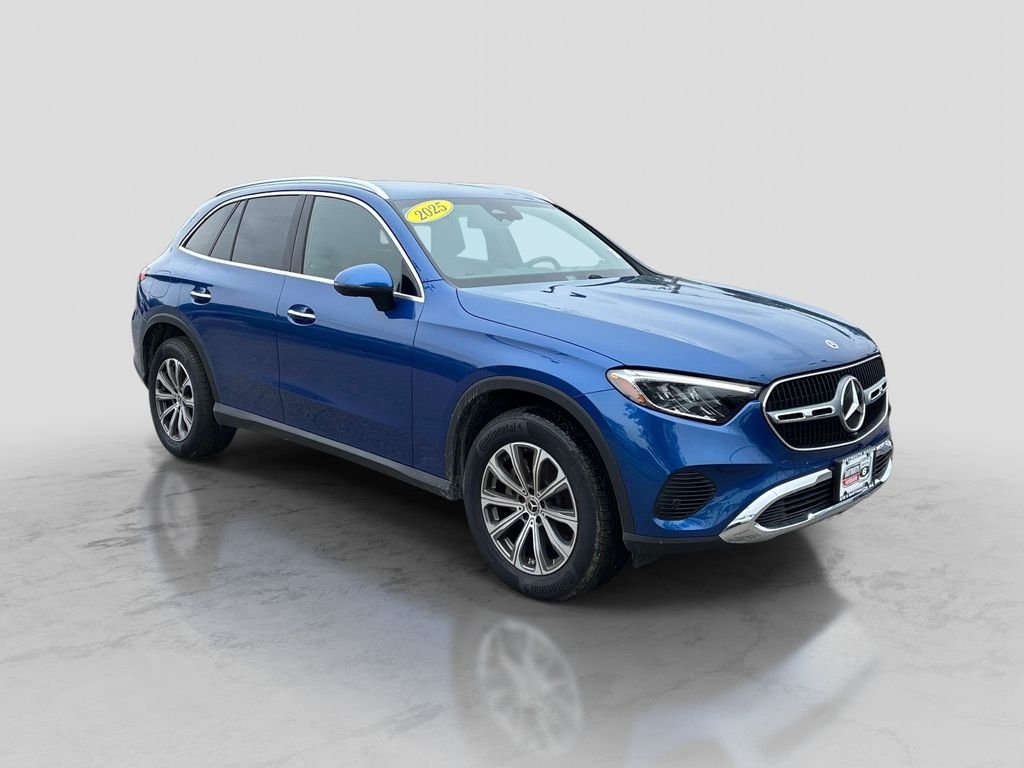 Used 2025  Mercedes-Benz GLC 300 image 3