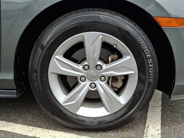 Used 2020 Gray Honda EX-L image 9