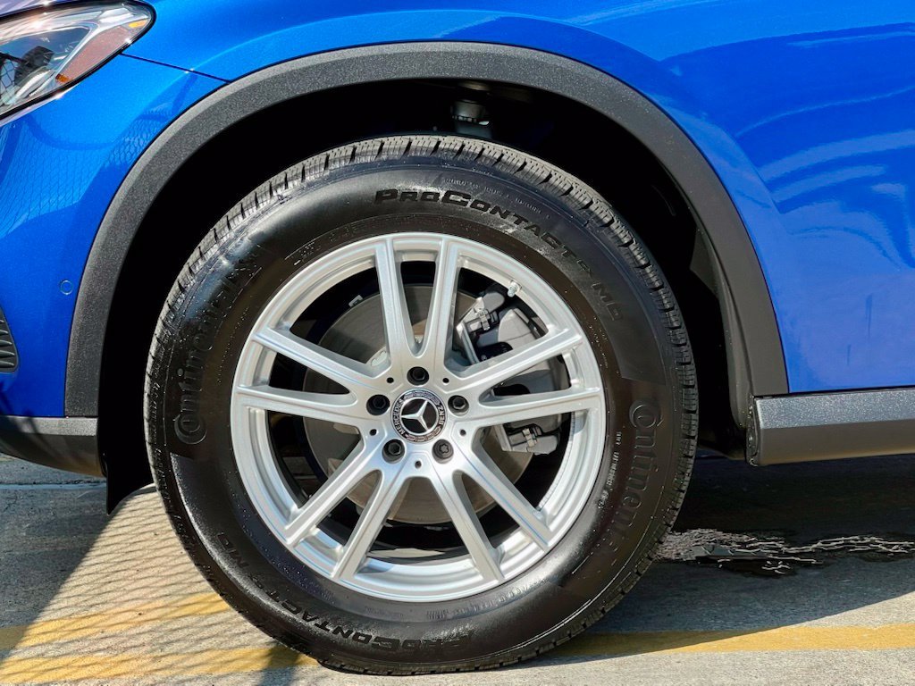 Certified Used 2026  Mercedes-Benz GLC 300 image 10