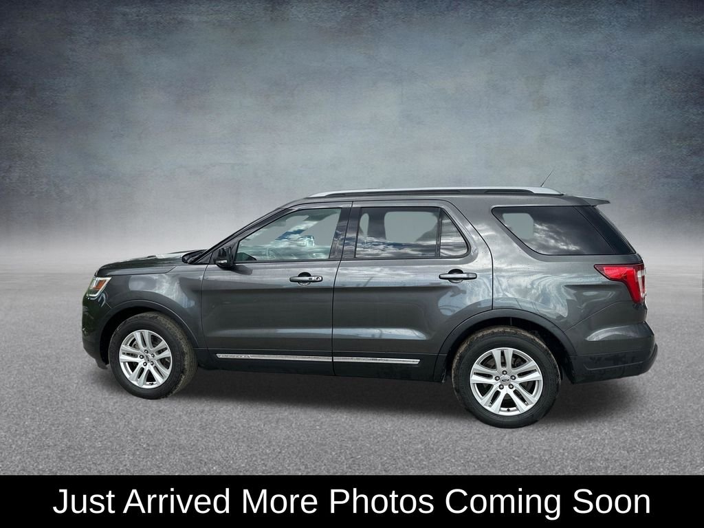 Used 2018 Gray Ford XLT image 3