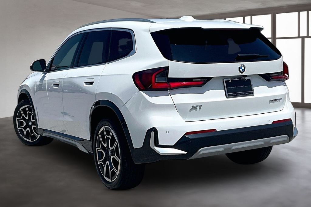Used 2025 White BMW xDrive28i image 11
