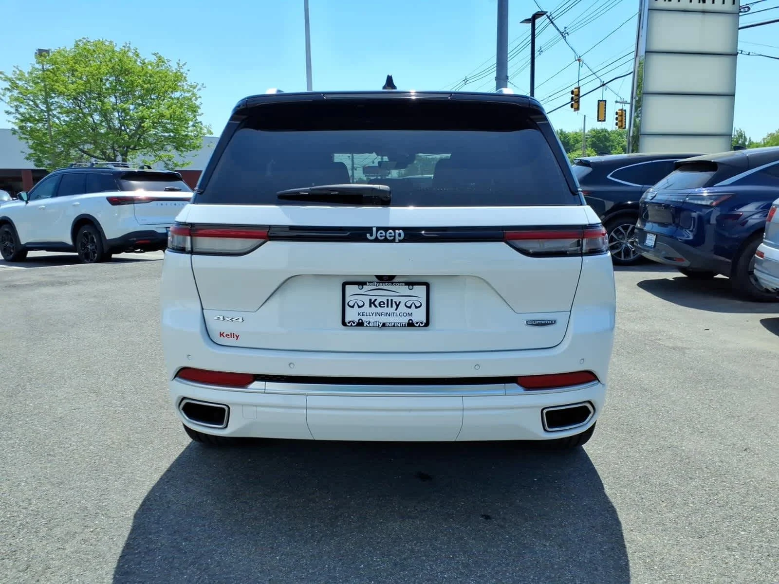 Used 2023 Bright White Clearcoat Jeep Summit Reserve image 6