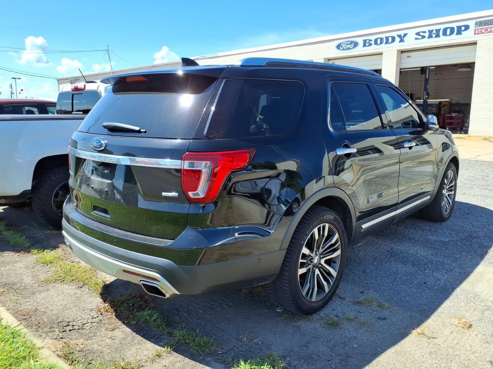 Used 2017 Shadow Black Ford Platinum image 6