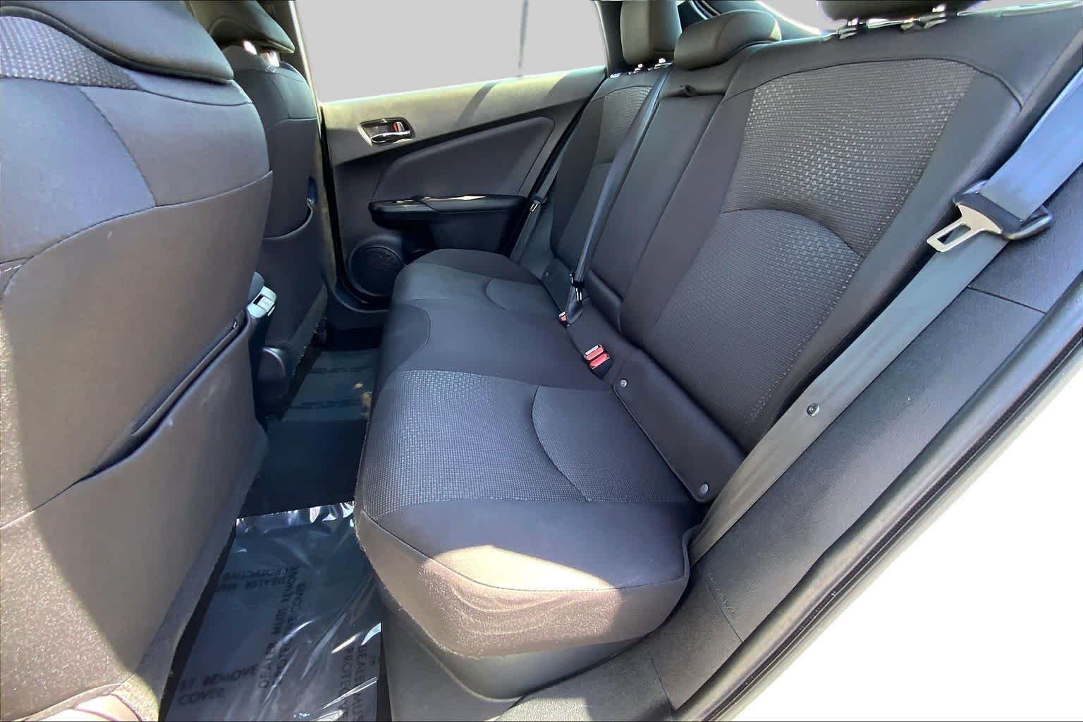 Used 2022 White Toyota LE image 20