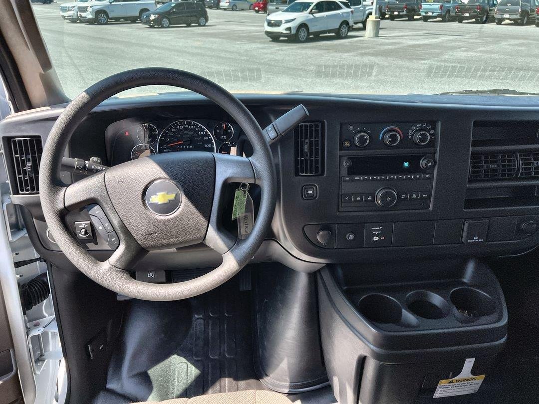 2026 Chevrolet Express Cargo Work Van - Photo 10