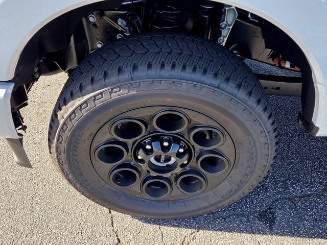 New 2026 Avalanche Ford Lariat image 8