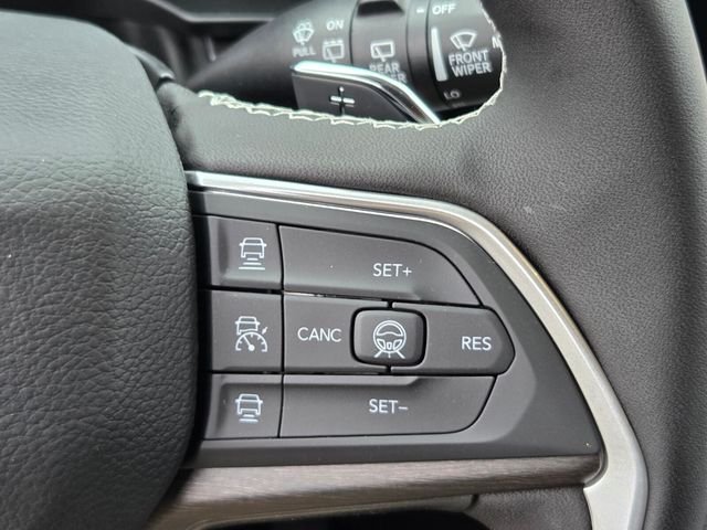 New 2026 Bright White Clear-Coat Exterior Paint Jeep Laredo image 23
