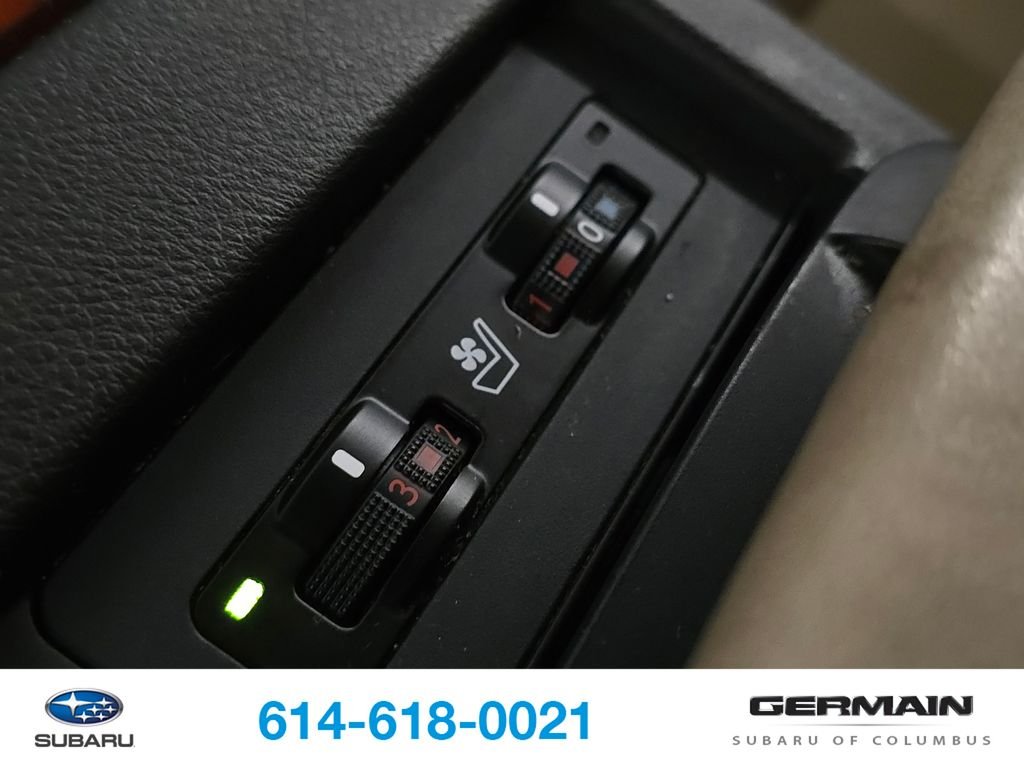 Used 2010  Lexus 450h image 32