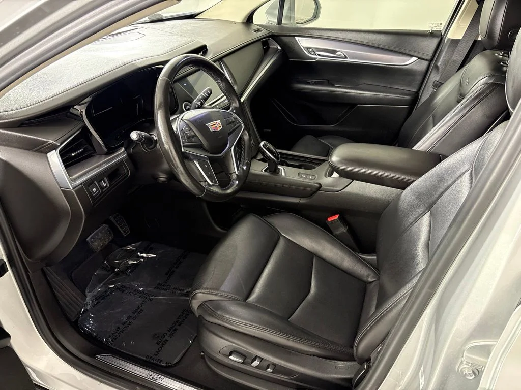 Used 2018 Silver Cadillac Premium Luxury image 34