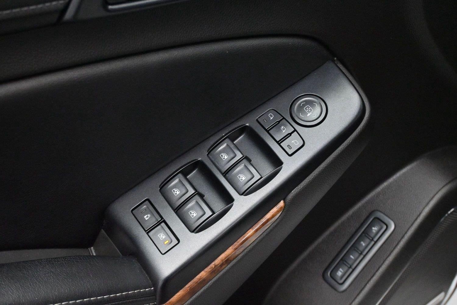 Used 2015 SUMMIT WHITE Chevrolet LTZ image 11