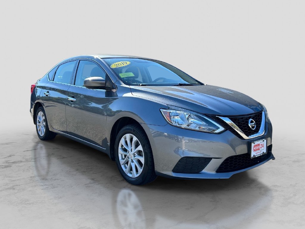 Used 2019 Gray Nissan SV image 7