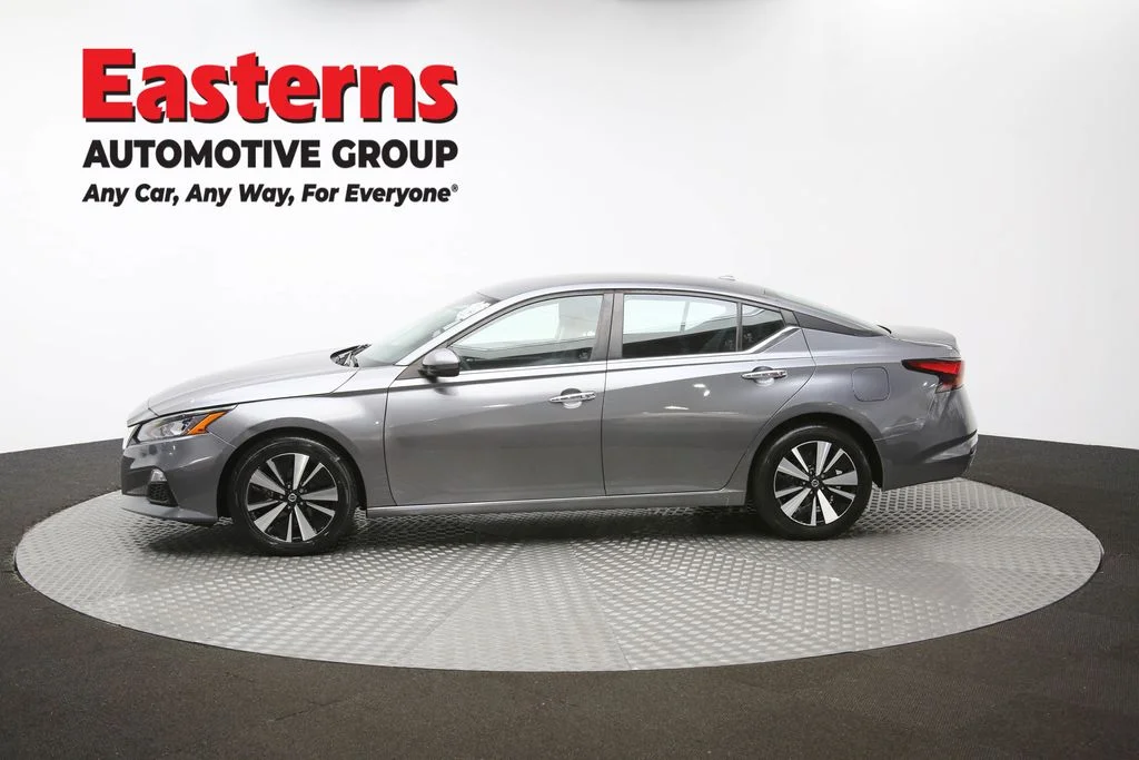 Used 2022 Gray Nissan 2.5 SV image 56