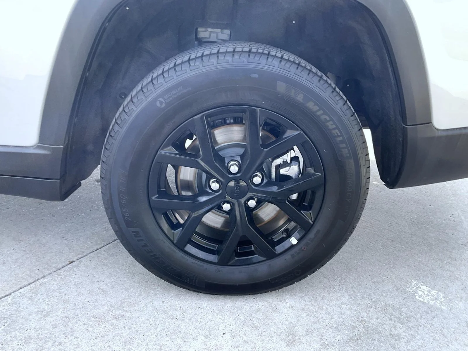 Used 2025 Silver Jeep Altitude X image 24