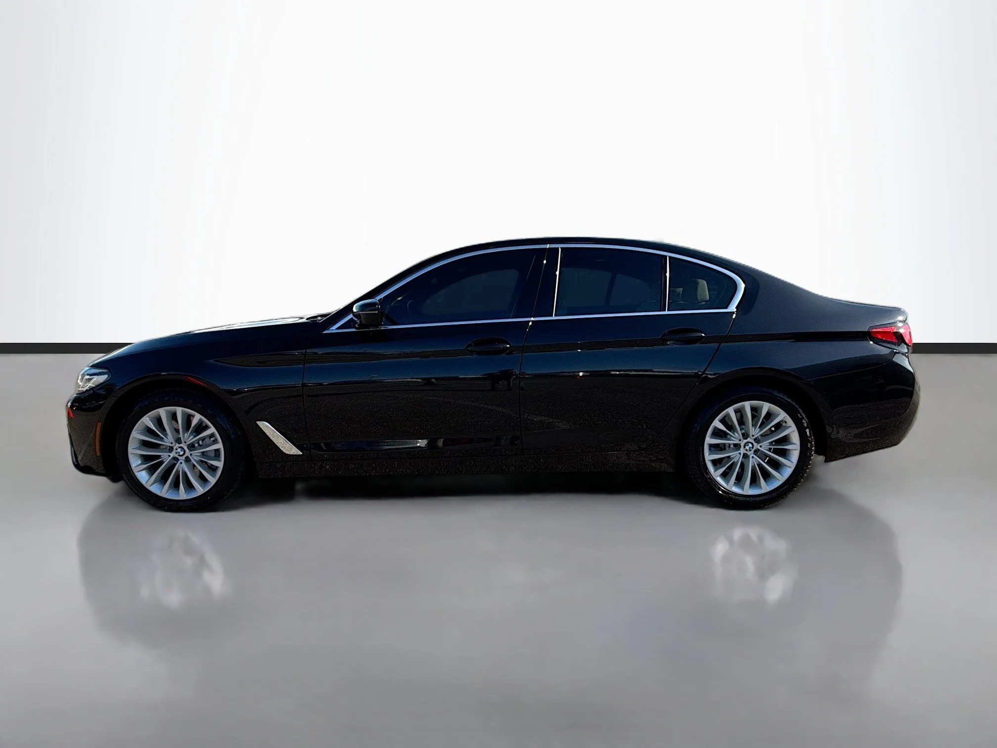 Used 2023 Black Sapphire Metallic BMW 530i image 6