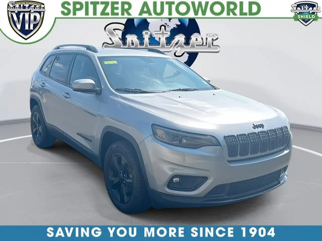Used 2020 Silver Jeep Latitude Plus image 1