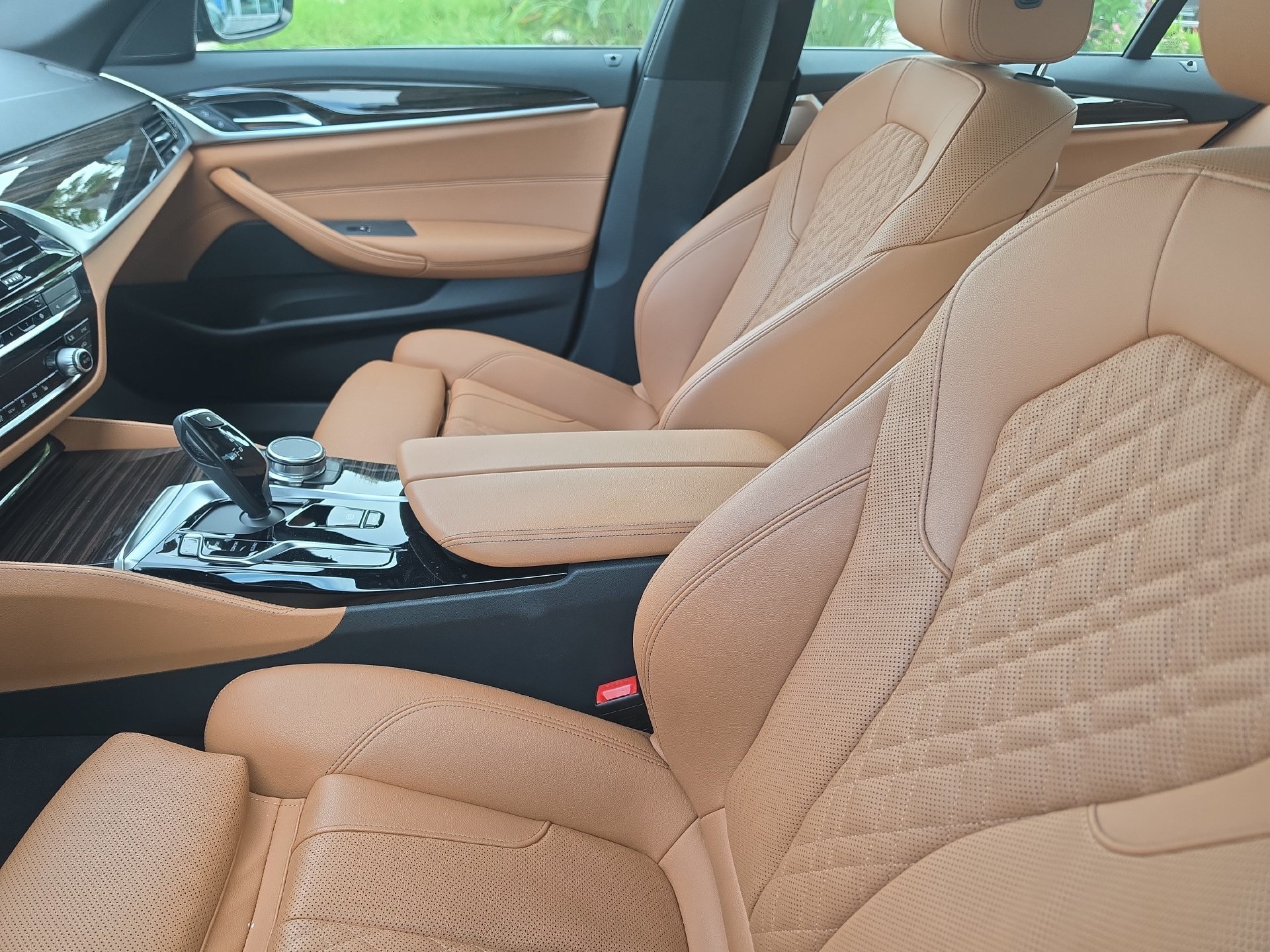 2023 BMW 5 Series 530i - Photo 9