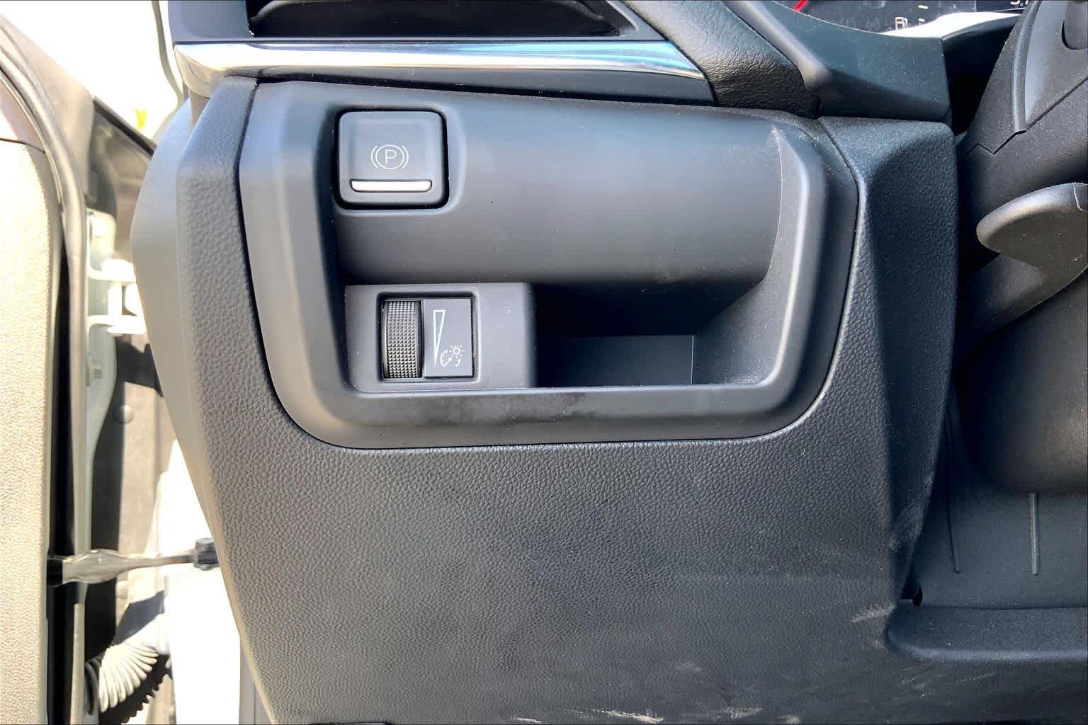 Used 2021 Summit White Cadillac V-Series image 33