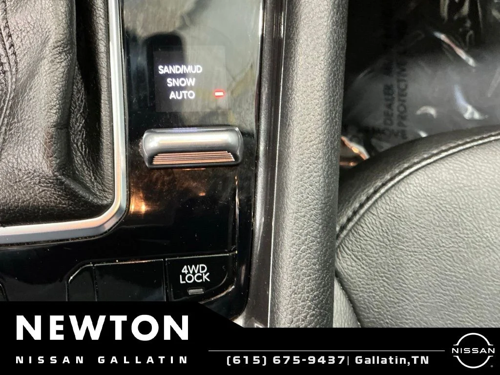 Used 2022 Bright White Clearcoat Jeep Latitude Lux image 8