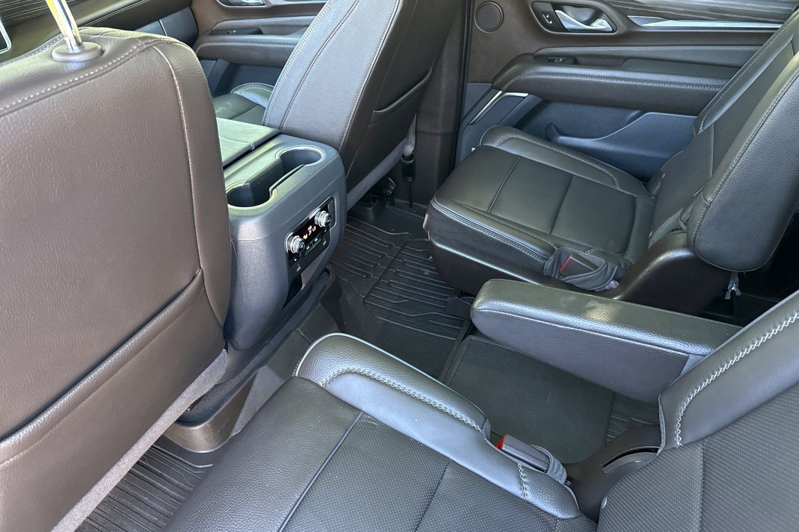 Used 2023  GMC Denali image 12