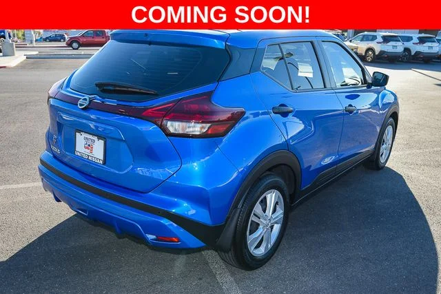 Used 2021 Blue Nissan S image 5