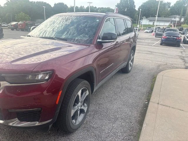 Used 2025 Red Jeep Limited image 4