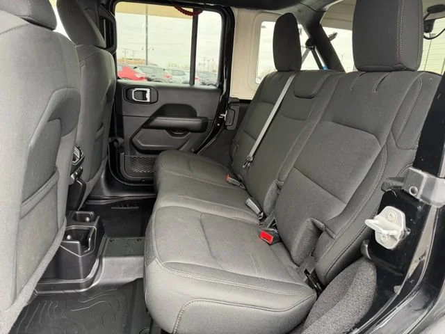 2021 Jeep Wrangler Unlimited Sahara - Photo 20