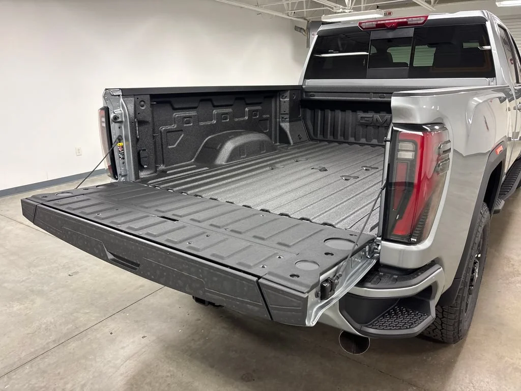 New 2026 Sterling Metallic GMC AT4 image 18
