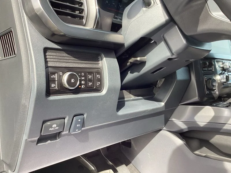 New 2026 Star White Metallic Tri-Coat Ford F-350® Lariat® image 37