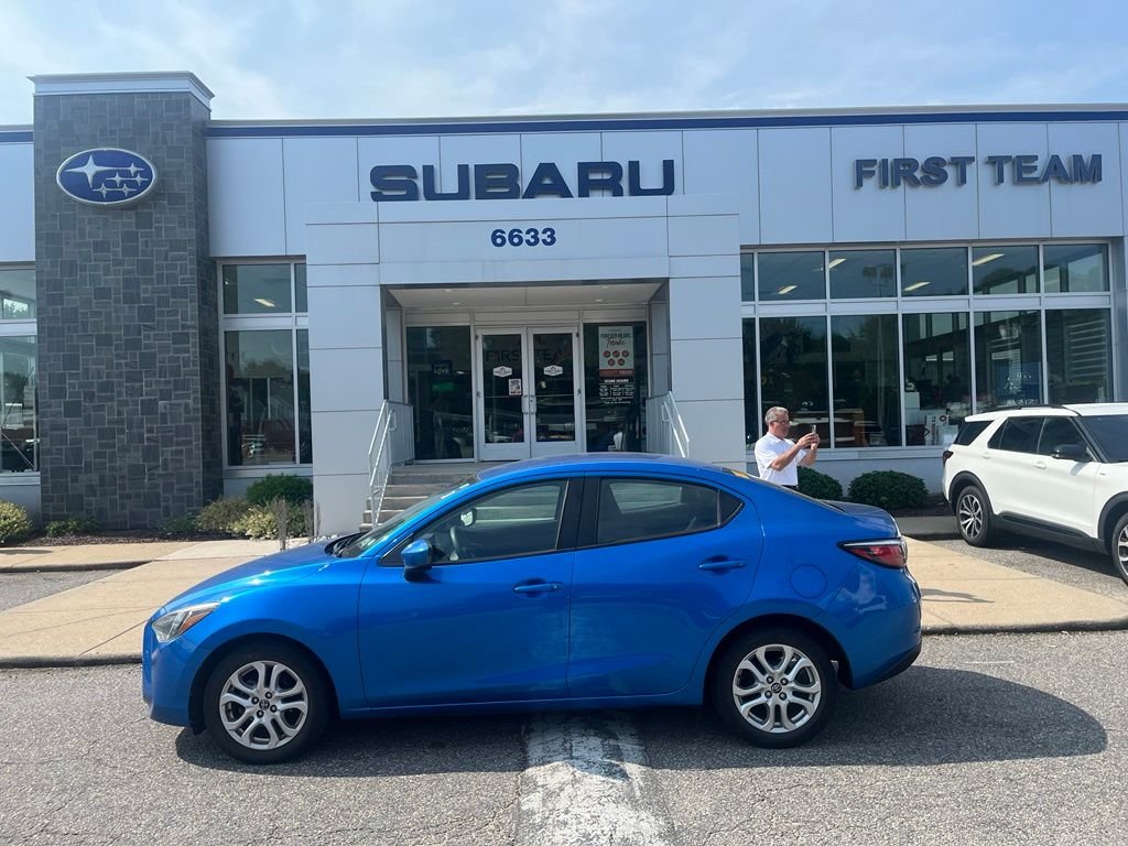 Used 2018 Blue Toyota Base image 6
