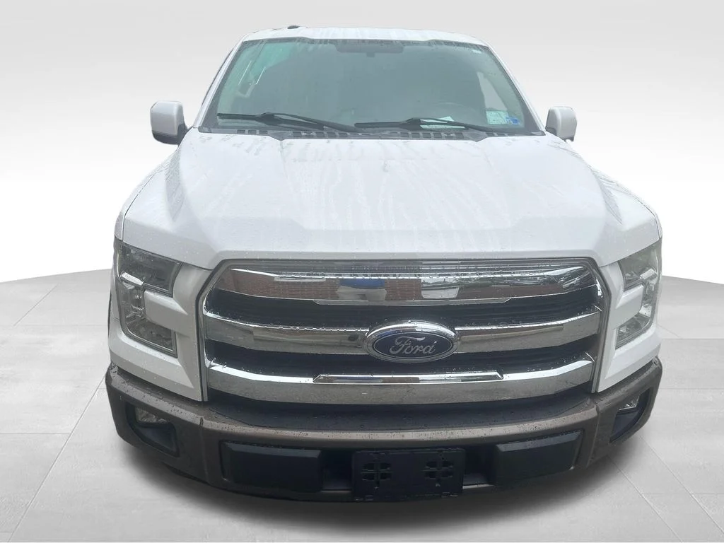 Used 2015  Ford Lariat image 33