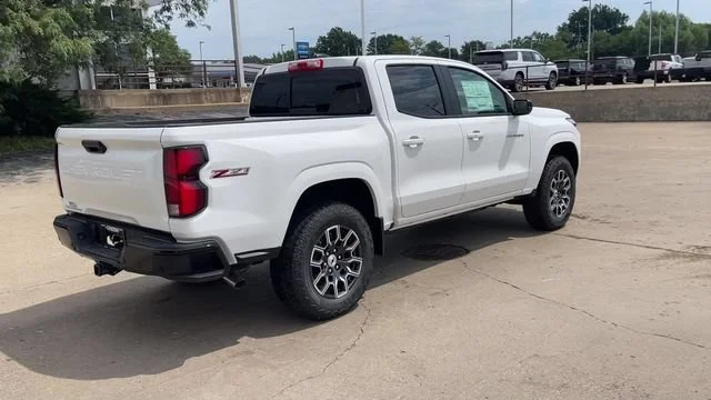 2026 Chevrolet Colorado Z71 - Photo 8