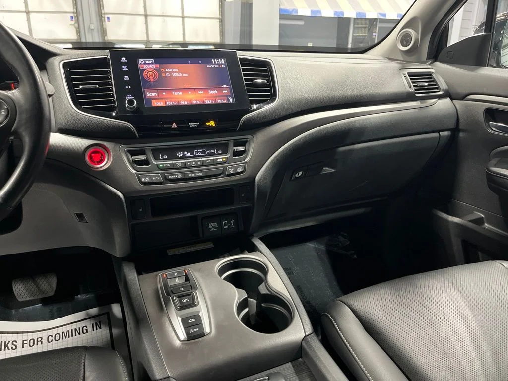 Certified Used 2022 Radiant Red Metallic II Honda RTL-E image 25