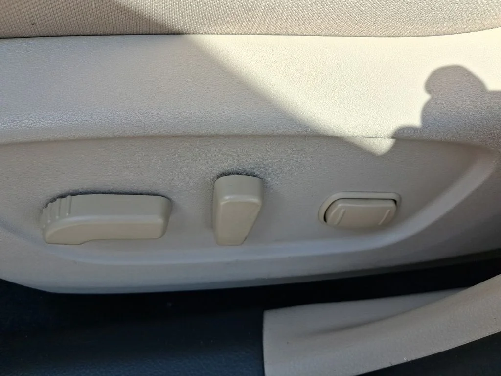Used 2018 White Nissan SV image 20