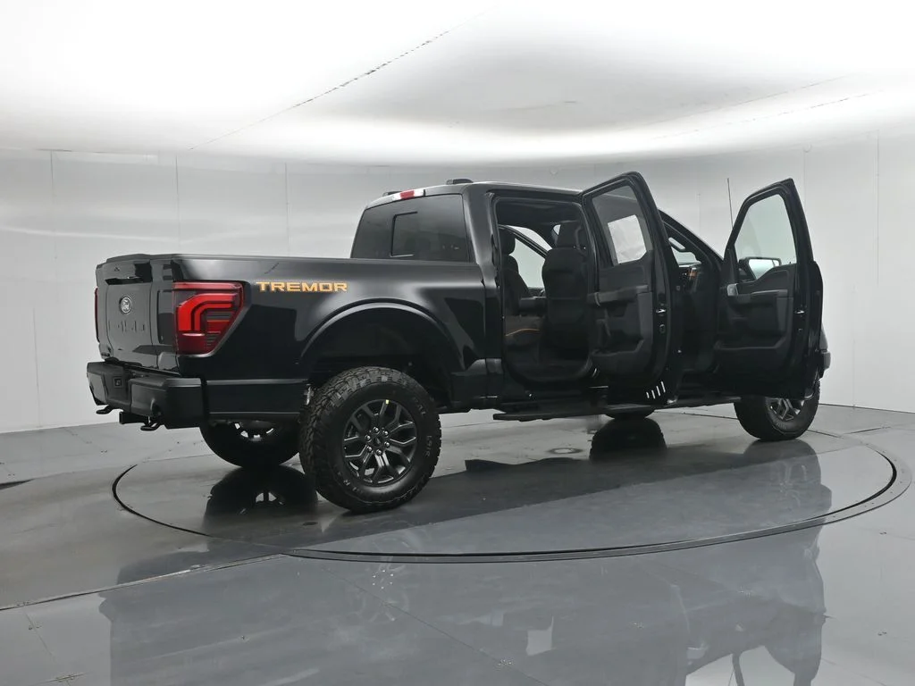 New 2026 Agate Black Metallic Ford Tremor image 5