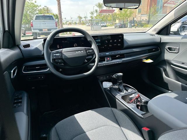 New 2026 Snow White Pearl Kia LXS image 21