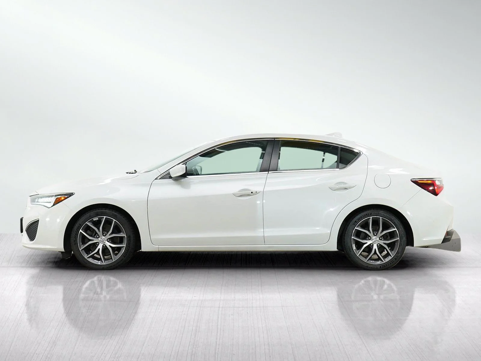 Used 2021 Acura ILX Premium with VIN 19UDE2F70MA011231 for sale in Minneapolis, Minnesota
