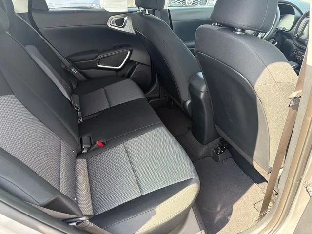 Used 2025  Kia LX image 32
