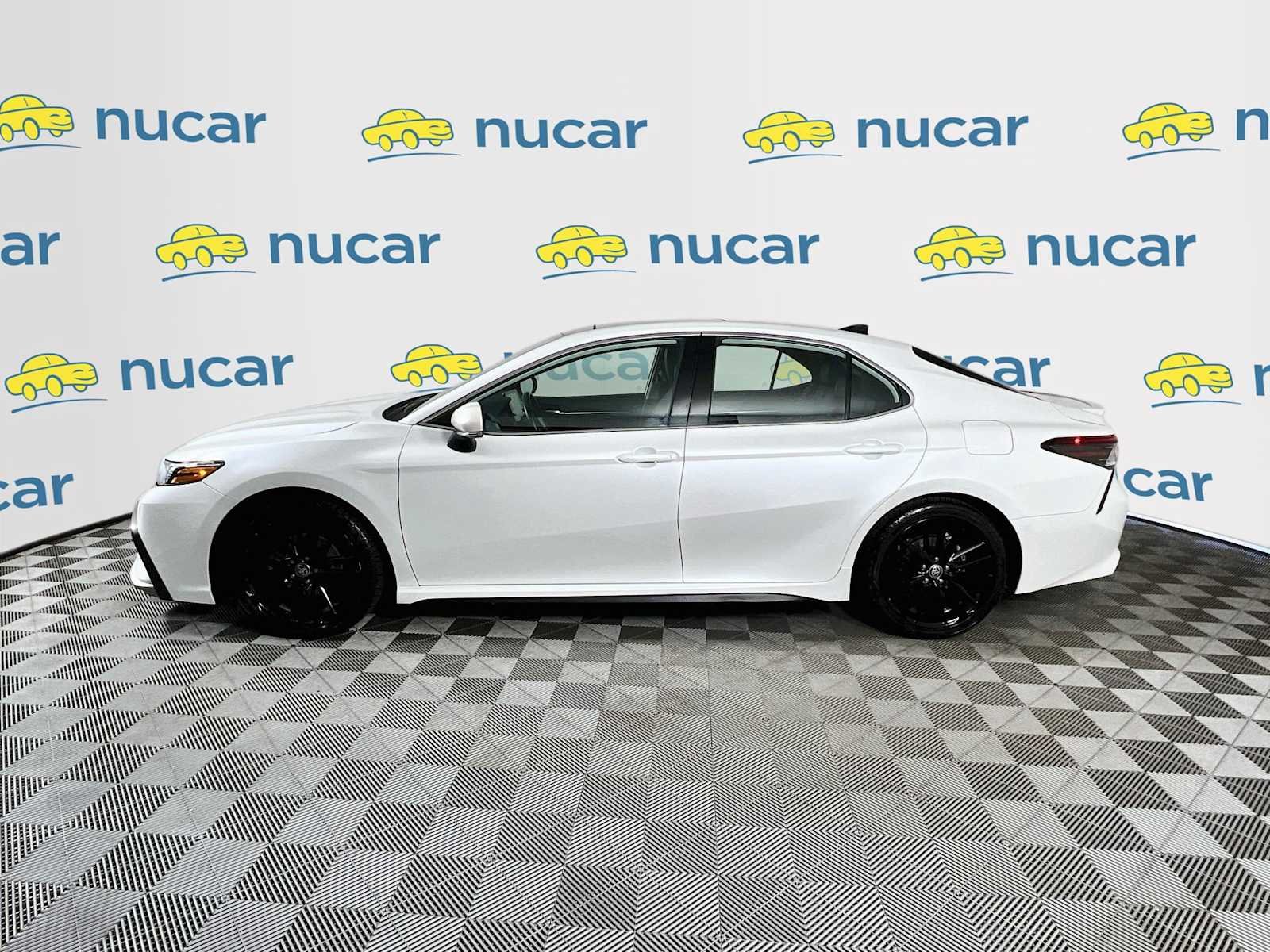 Used 2021 Wind Chill Pearl Toyota XSE image 4